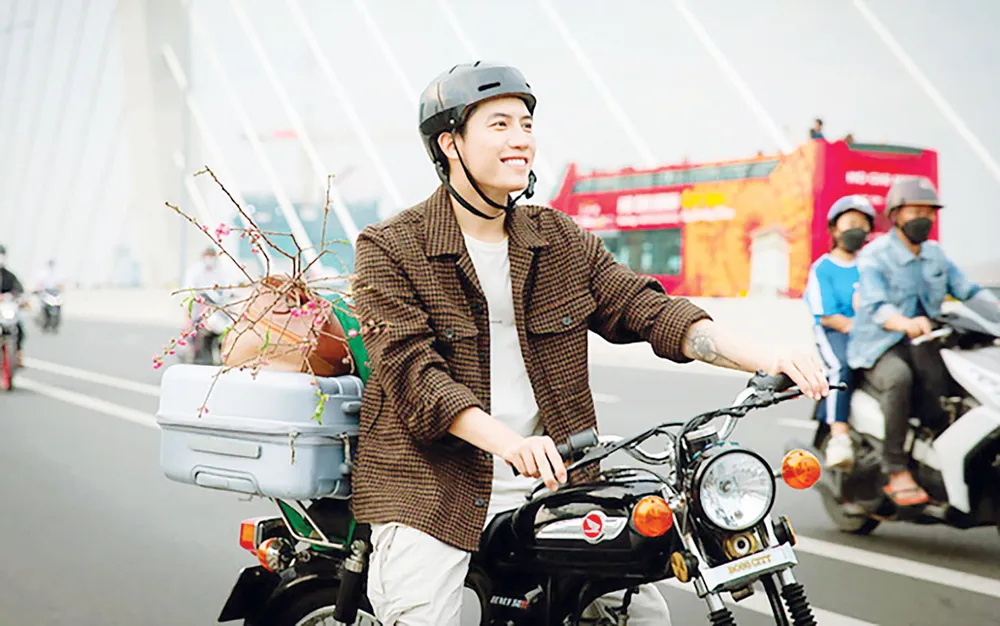 Cảnh trong MV Mừng con về nhà Cảnh trong MV Mừng con về nhà