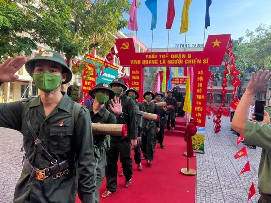 Thanh niên quận 6 lên đường nhập ngũ Thanh niên quận 6 lên đường nhập ngũ