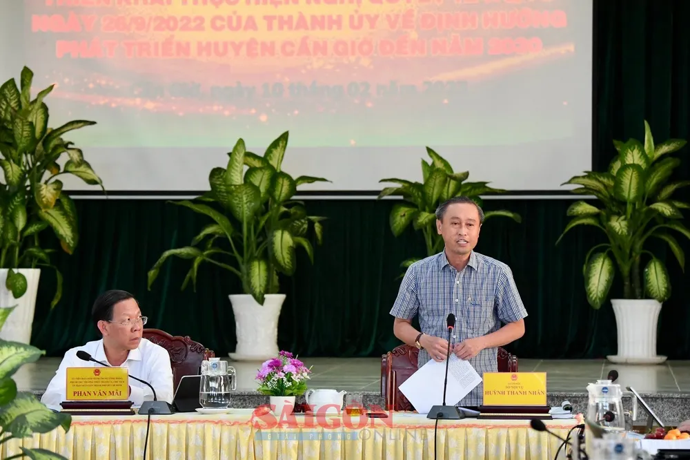 Giám đốc Sở Nội vụ TPHCM Huỳnh Thanh Nhân phát biểu tại buổi làm việc. Ảnh: VIỆT DŨNG