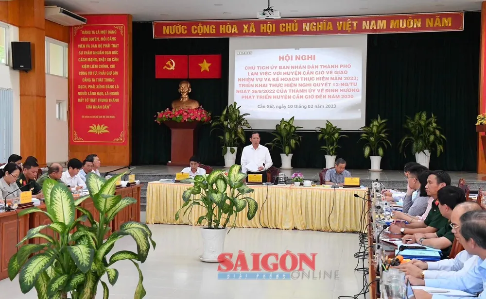 Quang cảnh buổi làm việc. Ảnh: VIỆT DŨNG