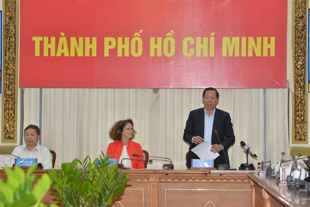 Chủ tịch UBND TPHCM Phan Văn Mãi phát biểu tại hội nghị. Ảnh: CAO THĂNG