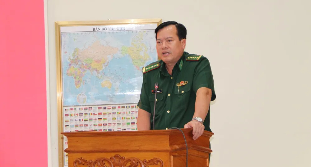 Đại tá Trần Văn Le phát biểu tại lễ ký kết. Ảnh: TRẦN YÊN