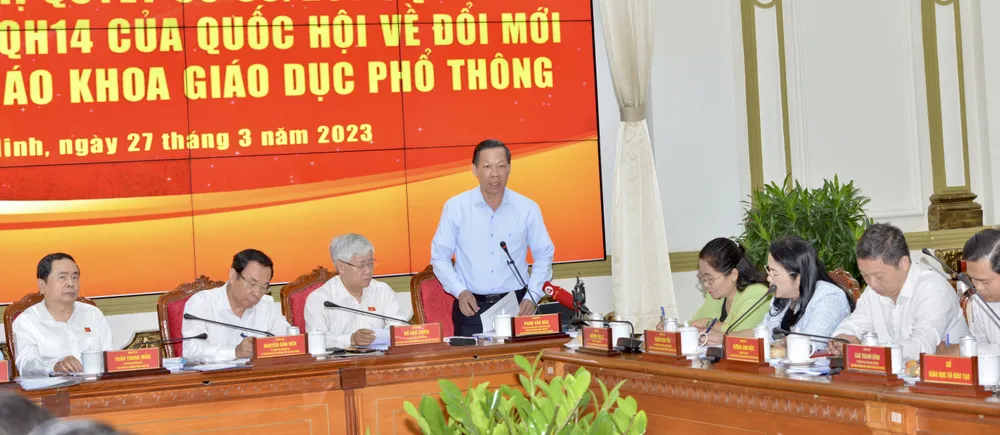 Chủ tịch UBND TPHCM Phan Văn Mãi phát biểu tại buổi làm việc. Ảnh: CAO THĂNG Chủ tịch UBND TPHCM Phan Văn Mãi phát biểu tại buổi làm việc. Ảnh: CAO THĂNG