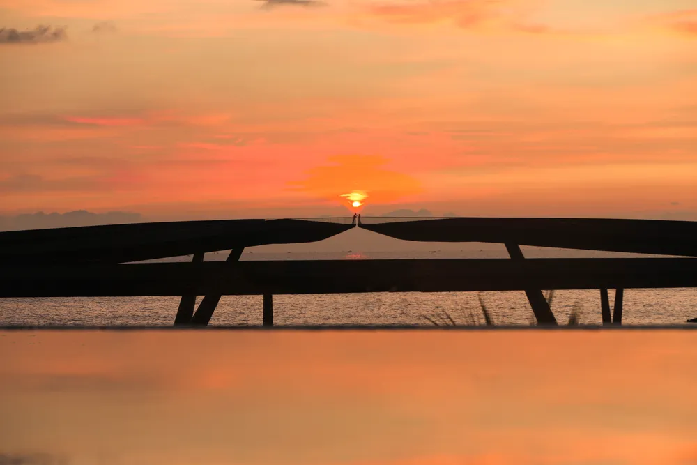 Cầu Hôn sẽ là một trong những điểm ngắm hoàng hôn lãng mạn nhất thế giới