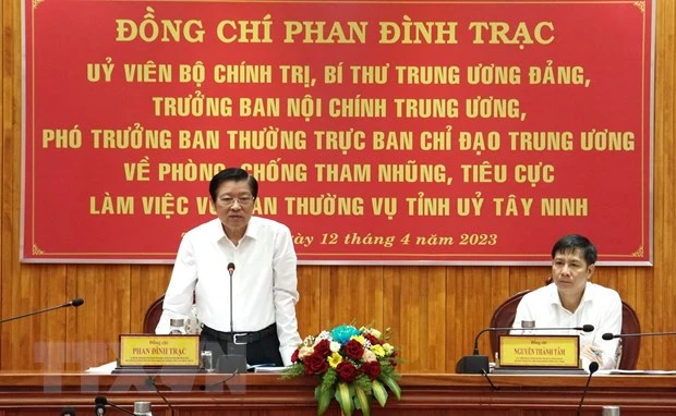 Ông Phan Đình Trạc, Trưởng Ban Nội chính Trung ương, Phó trưởng Ban chỉ đạo Trung ương về phòng, chống tham nhũng, tiêu cực chỉ đạo tại buổi làm việc. Ảnh: TTXVN 