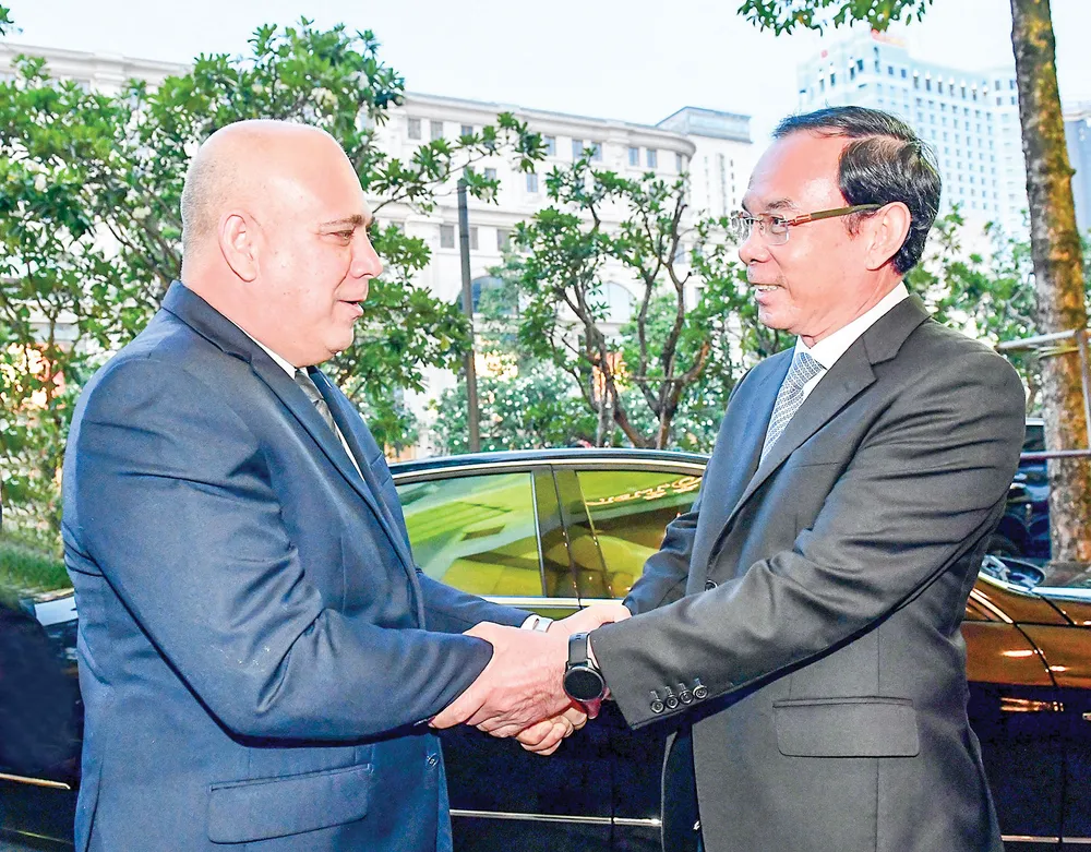 Đồng chí Nguyễn Văn Nên tiếp đồng chí Roberto Morales Ojeda. Ảnh: VIỆT DŨNG Đồng chí Nguyễn Văn Nên tiếp đồng chí Roberto Morales Ojeda. Ảnh: VIỆT DŨNG