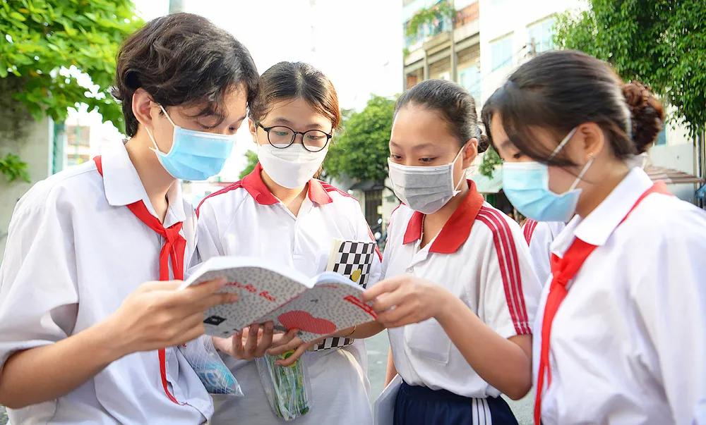 Thí sinh tham dự kỳ thi tuyển sinh lớp 10 công lập năm học 2022-2023. Ảnh: CAO THĂNG