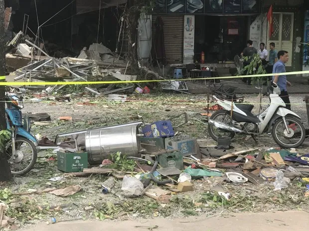 Hiện trường vụ nổ tại đường Yên Phụ. Nguồn: VIETNAM+