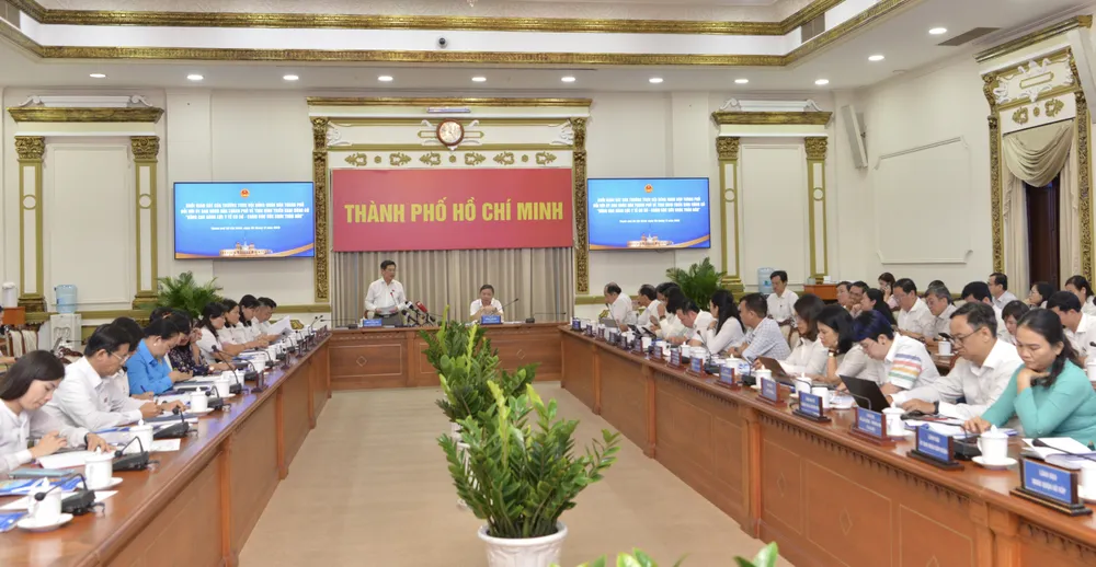 Buổi giám sát về tình hình triển khai củng cố “Nâng cao năng lực y tế cơ sở - Chăm sóc sức khỏe nhân dân” đối với UBND TP. Ảnh: CAO THĂNG Buổi giám sát về tình hình triển khai củng cố “Nâng cao năng lực y tế cơ sở - Chăm sóc sức khỏe nhân dân” đối với UBND TP. Ảnh: CAO THĂNG