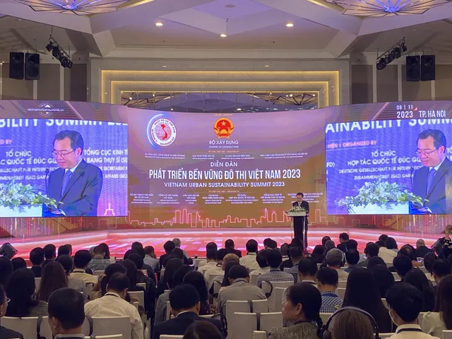 Bộ trưởng Bộ Xây dựng phát biểu tại Diễn đàn Phát triển bền vững đô thị Việt Nam năm 2023 Bộ trưởng Bộ Xây dựng phát biểu tại Diễn đàn Phát triển bền vững đô thị Việt Nam năm 2023