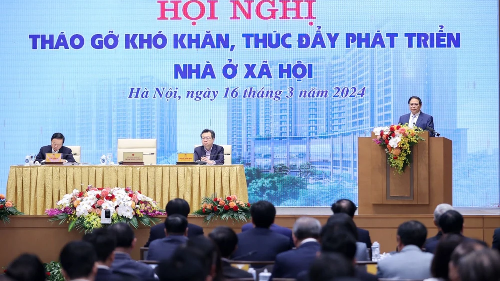 Hội nghị tháo gỡ khó khăn, thúc đẩy phát triển nhà ở xã hội, sáng 16-3. Ảnh: VIẾT CHUNG