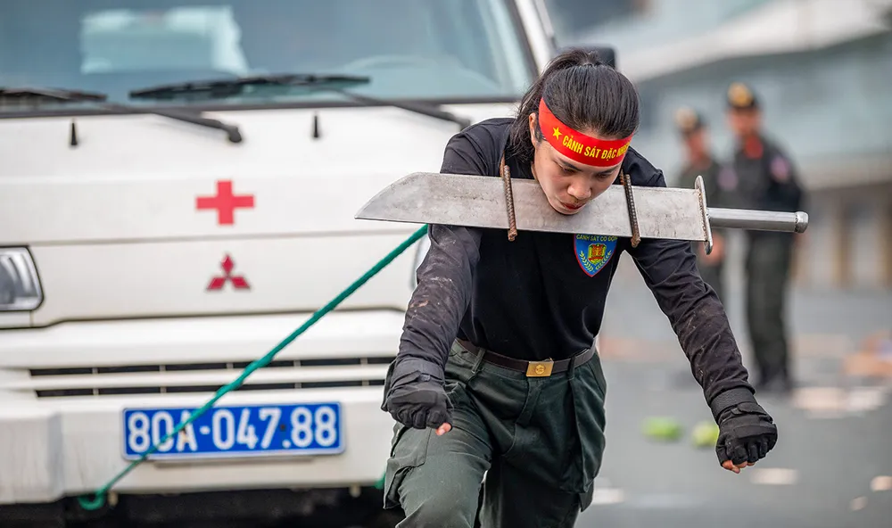 Anh15-Co dong 16.jpg