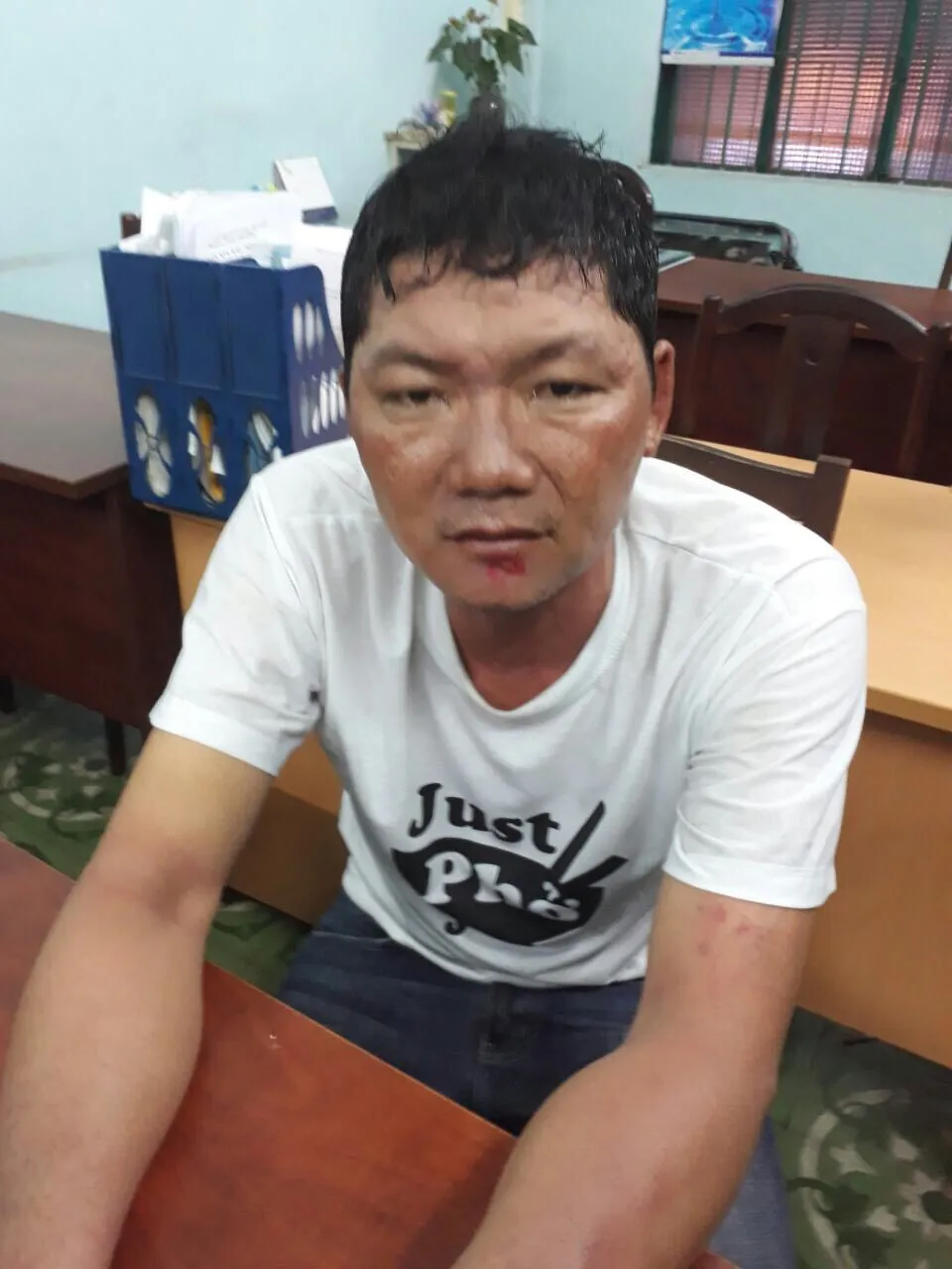 Trinh sát nổ súng chỉ thiên khống chế tên cướp ảnh 1