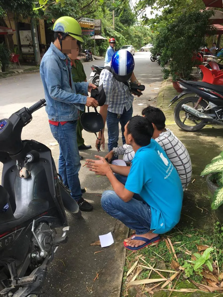Bắt nóng 2 đối tượng tàng trữ ma túy ở vùng ven TPHCM ảnh 1 Bắt nóng 2 đối tượng tàng trữ ma túy ở vùng ven TPHCM ảnh 1
