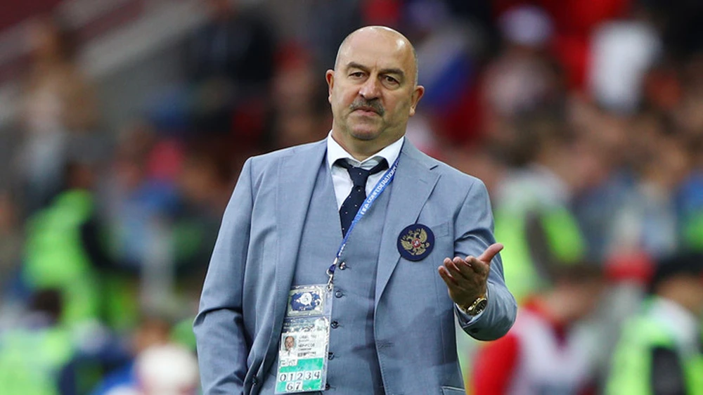 HLV trưởng tuyển Nga Stanislav Cherchesov.