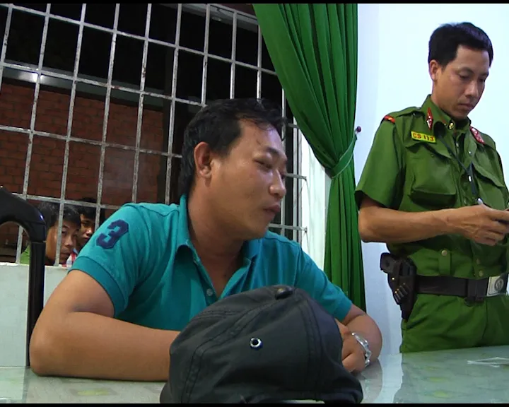 Bắt một bảo vệ ngân hàng dùng súng để giải quyết mâu thuẫn ảnh 3