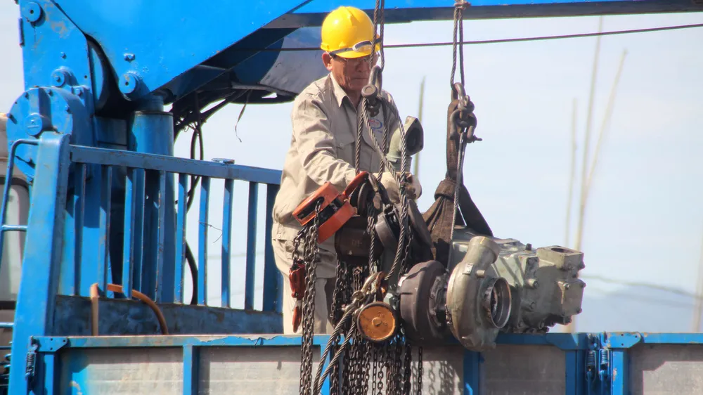 Sự cố tàu vỏ thép: Doanh nghiệp bóc 3 máy tàu hàng “chợ”, thay lại máy chính hãng ảnh 7