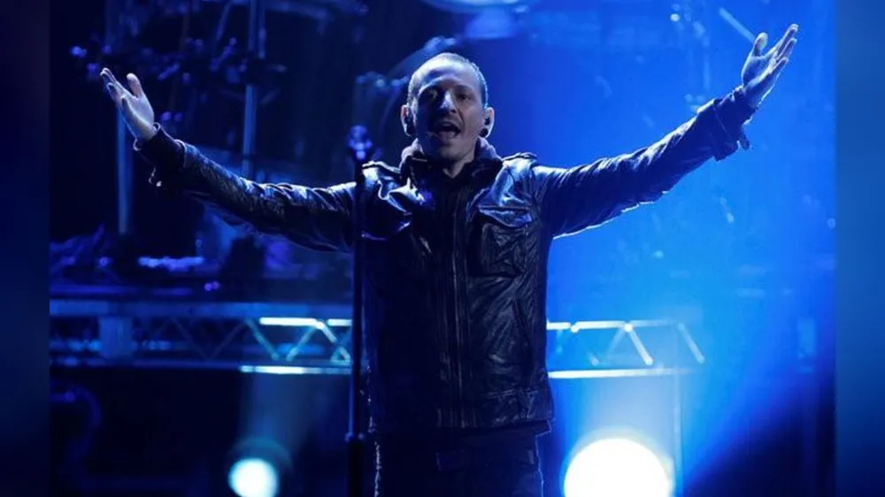 Thủ lĩnh ban nhạc Linkin Park tự tử ở tuổi 41 ảnh 2