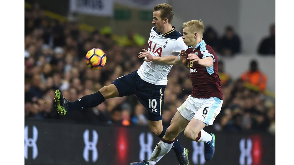 Tottenham (trái) đang đi tìm chiến thắng đầu tiên trên sân nhà ở mùa giải này.