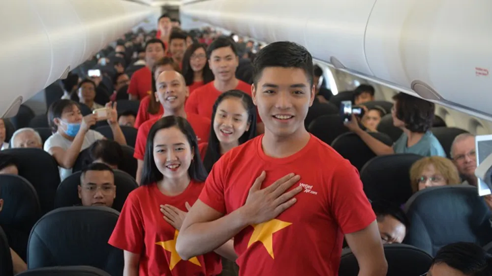 Mừng tết độc lập, khách Vietjet được nhận quà và cùng hát acapella ảnh 1 Mừng tết độc lập, khách Vietjet được nhận quà và cùng hát acapella ảnh 1