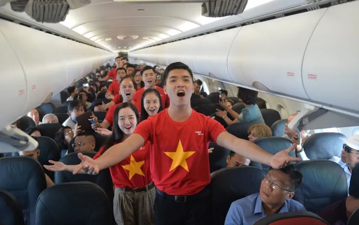 Mừng tết độc lập, khách Vietjet được nhận quà và cùng hát acapella ảnh 3 Mừng tết độc lập, khách Vietjet được nhận quà và cùng hát acapella ảnh 3