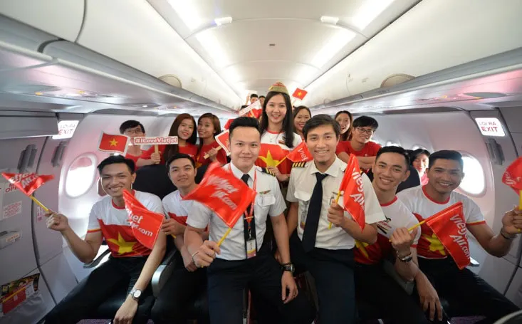 Mừng tết độc lập, khách Vietjet được nhận quà và cùng hát acapella ảnh 4 Mừng tết độc lập, khách Vietjet được nhận quà và cùng hát acapella ảnh 4