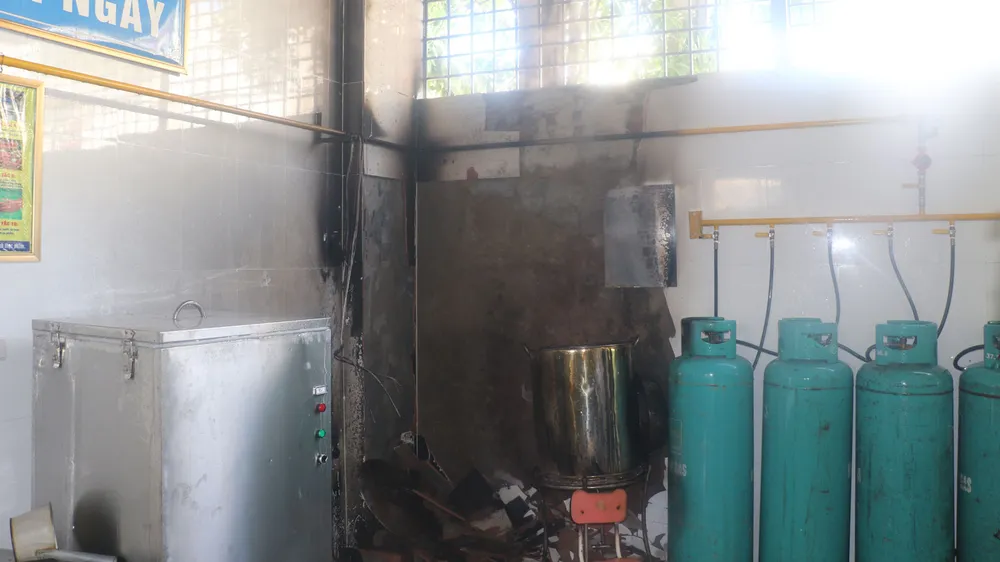 Cháy tại trường mầm non, hàng trăm học sinh phải di tản ảnh 1