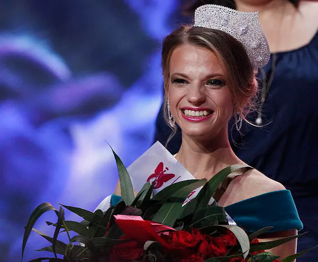 Nữ sinh viên Belarus đăng quang Hoa hậu ngồi xe lăn thế giới lần thứ nhất ảnh 3 Nữ sinh viên Belarus đăng quang Hoa hậu ngồi xe lăn thế giới lần thứ nhất ảnh 3