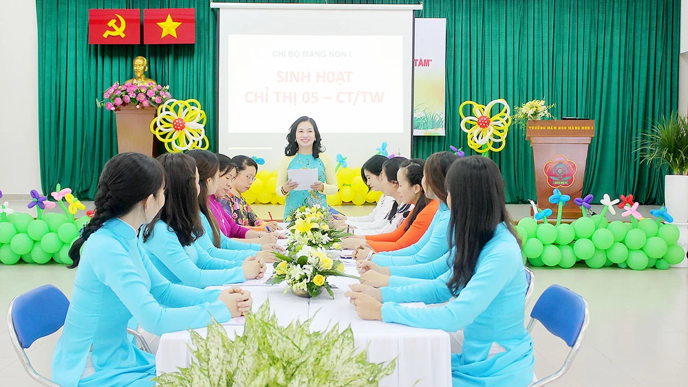 Sinh hoạt về Chỉ thị 05 tại Chi bộ Trường Măng non 1