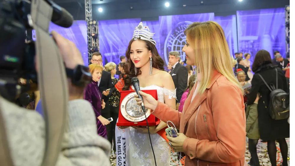 Đỗ Trần Khánh Ngân đăng quang Hoa hậu Hoàn Cầu 2017 ảnh 6