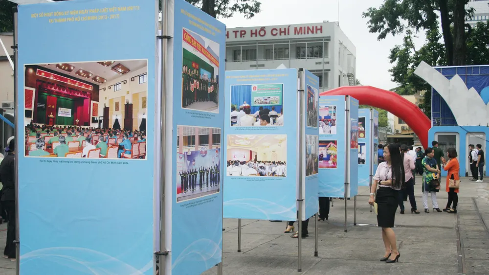 TPHCM tổ chức Lễ hưởng ứng Ngày Pháp luật Việt Nam 2017 ảnh 1