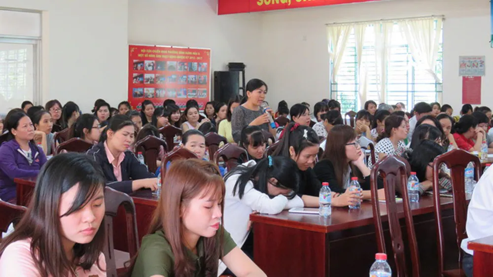Hơn 400 người tham gia tọa đàm "Bạo hành trẻ em – Vấn nạn và giải pháp" ảnh 1 Hơn 400 người tham gia tọa đàm "Bạo hành trẻ em – Vấn nạn và giải pháp" ảnh 1
