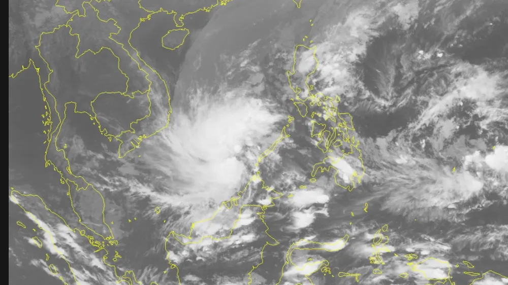 Bão Kai-tak giật cấp 11, di chuyển theo hướng Tây Tây Nam ảnh 2