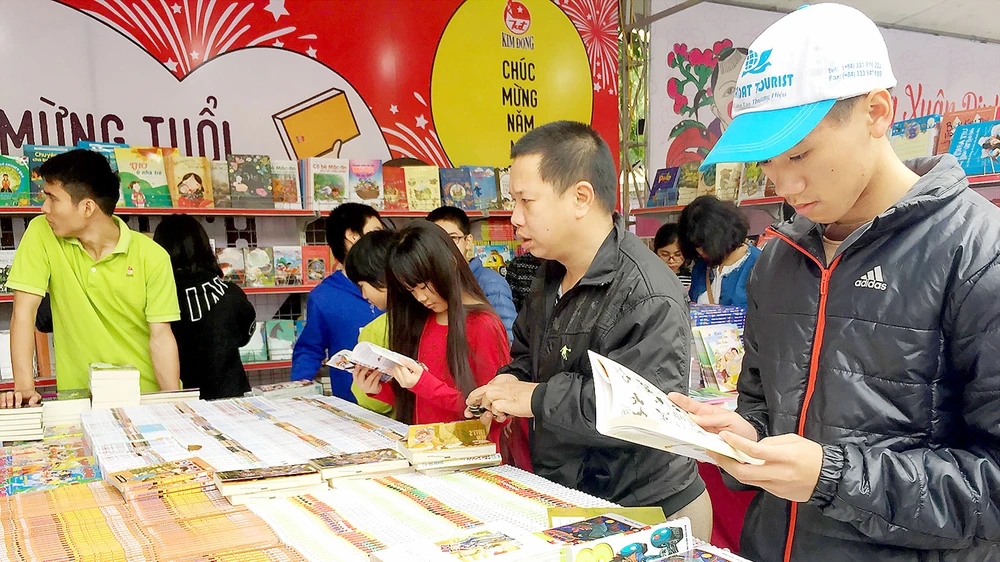 Sách không đến được với tủ sách gia đình ảnh 1 Sách không đến được với tủ sách gia đình ảnh 1