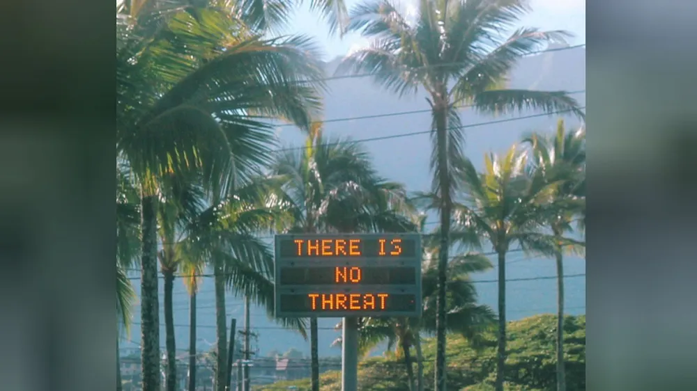  Nhân viên bấm nhầm nút báo động tấn công tên lửa, người dân Hawaii hoảng loạn ảnh 2
