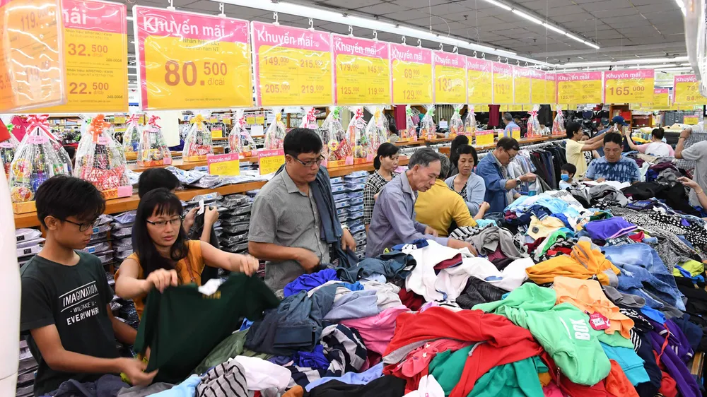 Siêu thị Co.opmart Tân Thành – Bà Rịa đông khách nhờ khuyến mãi ảnh 1