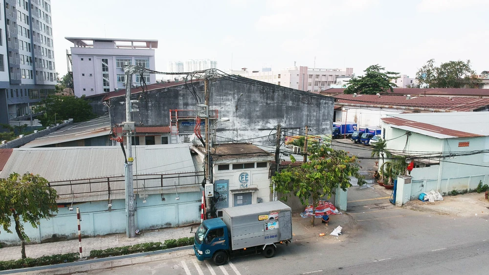Khu đất 504 Nguyễn Tất Thành, quận 4, TPHCM. Ảnh: THÀNH TRÍ
