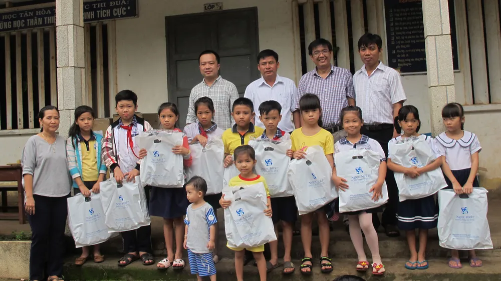 Khám bệnh, phát thuốc miễn phí cho gần 700 người nghèo tại Long An ảnh 3