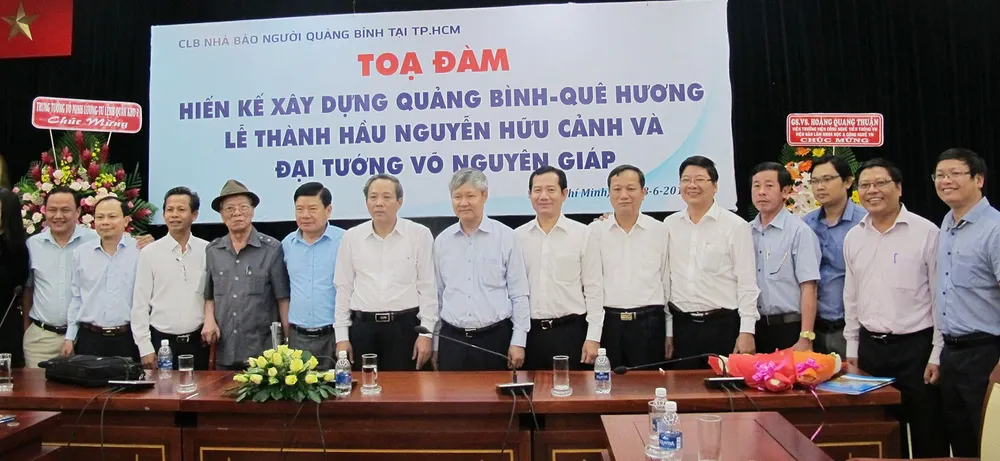 111 triệu đồng quà tặng đồng hương khó khăn tỉnh Quảng Bình ảnh 1 111 triệu đồng quà tặng đồng hương khó khăn tỉnh Quảng Bình ảnh 1