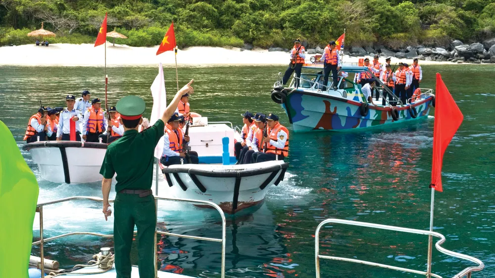 Một ngày trên đảo yến ảnh 2 Một ngày trên đảo yến ảnh 2