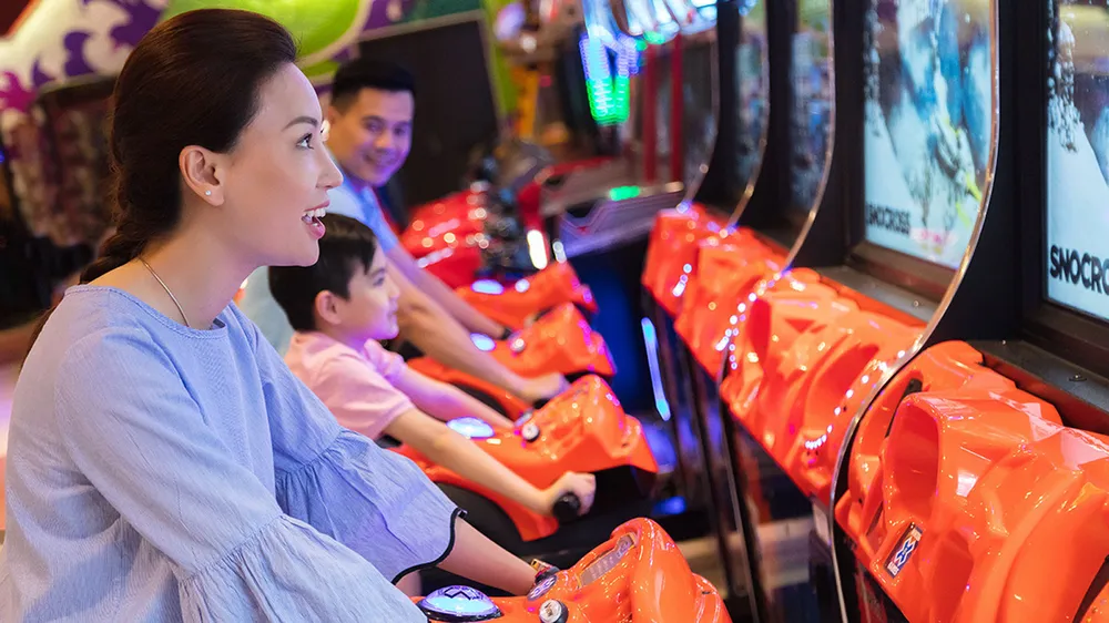 Giải trí trên núi, quậy tung với nước, về Hạ Long là có cả mùa hè ảnh 1