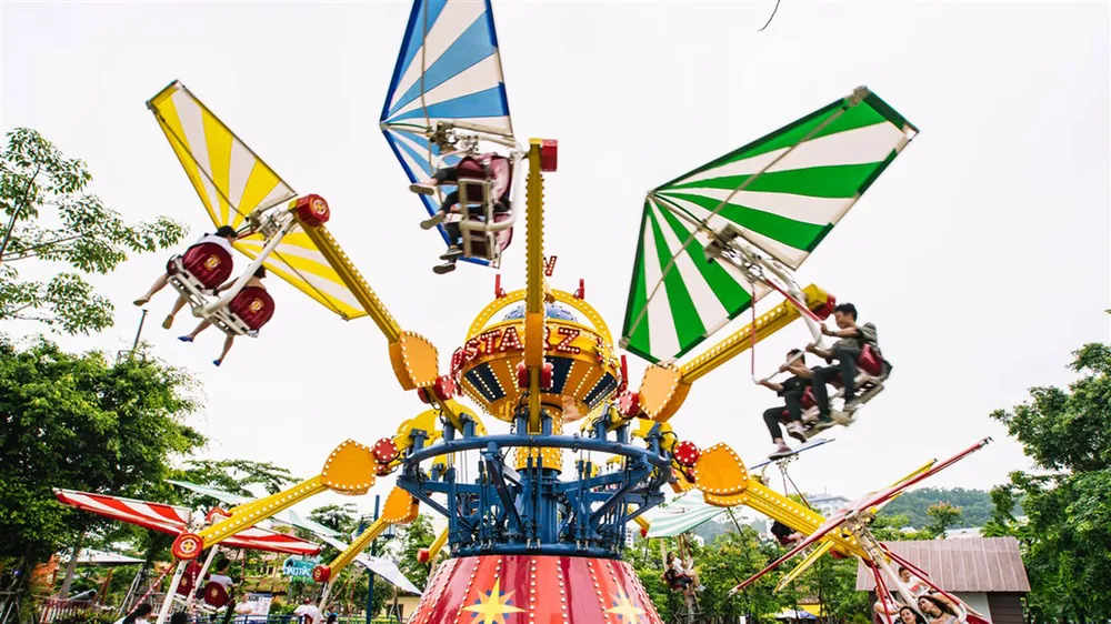 Giải trí trên núi, quậy tung với nước, về Hạ Long là có cả mùa hè ảnh 5