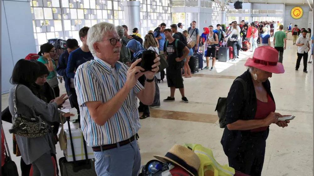 Động đất tại Indonesia: Sơ tán 900 du khách trên quần đảo gần Lombok ảnh 4