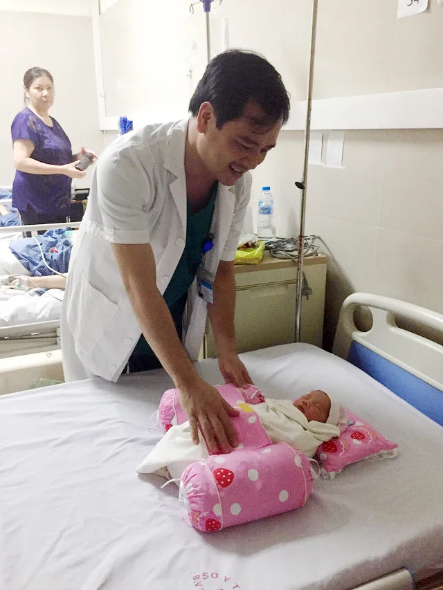 Bé gái nặng 3,2 kg chào đời khỏe mạnh dù mẹ hôn mê suốt 3 tháng ảnh 1 Bé gái nặng 3,2 kg chào đời khỏe mạnh dù mẹ hôn mê suốt 3 tháng ảnh 1