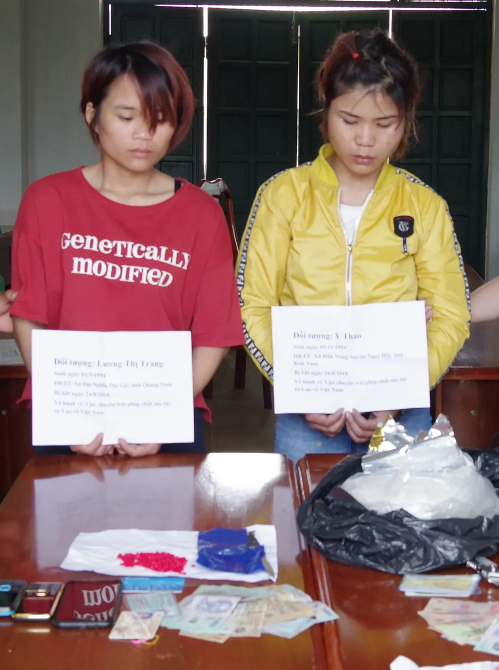 Bắt nghi phạm vận chuyển 1kg ma túy đá và gần 400 viên ma túy tổng hợp ảnh 1