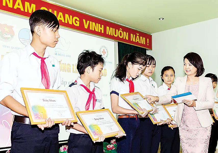 Quỹ Lê Mộng Đào “Chắp cánh ước mơ” cho các HS-SV nghèo tại các tỉnh miền Trung & Tây Nguyên ảnh 1