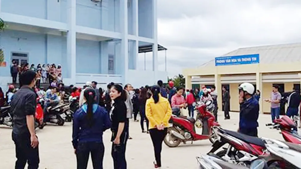 Hàng trăm giáo viên huyện Krông Pắk “cầu cứu” Thủ tướng ảnh 2