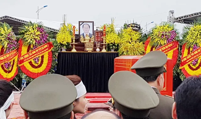 Lễ an táng Chủ tịch nước Trần Đại Quang tại quê nhà  ảnh 12 Lễ an táng Chủ tịch nước Trần Đại Quang tại quê nhà  ảnh 12