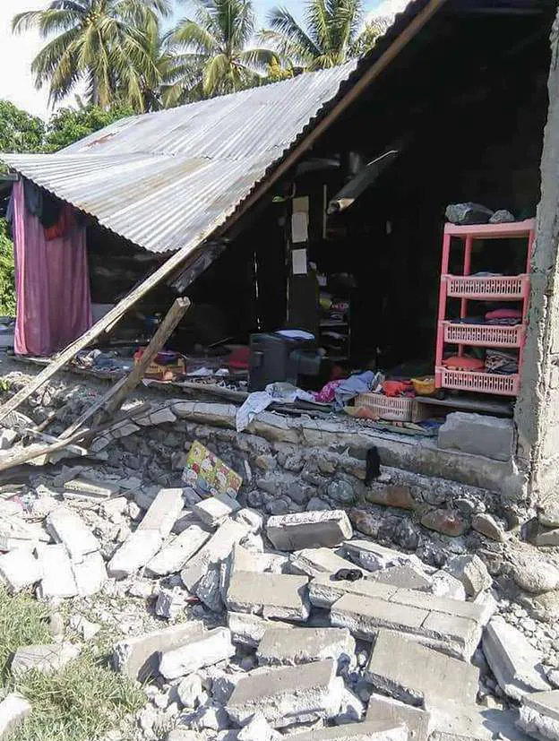 Số người thiệt mạng do động đất và sóng thần tại Indonesia đã lên tới 384 người ảnh 15