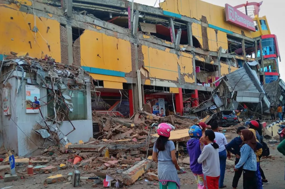 Số người thiệt mạng do động đất và sóng thần tại Indonesia đã lên tới 384 người ảnh 13